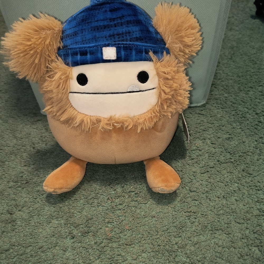 benny the bigfoot with hat sauishmallow